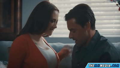 Романтичен секс со добра бујна мајка