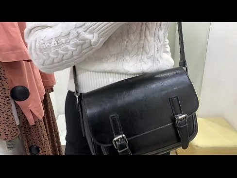 ❤️ Јавна мастурбација на младата кучка FeralBerry со дилдо во фитинг просторијата ❤️❌ Домашно порно на mk.com-porn-hat.ru ﹏